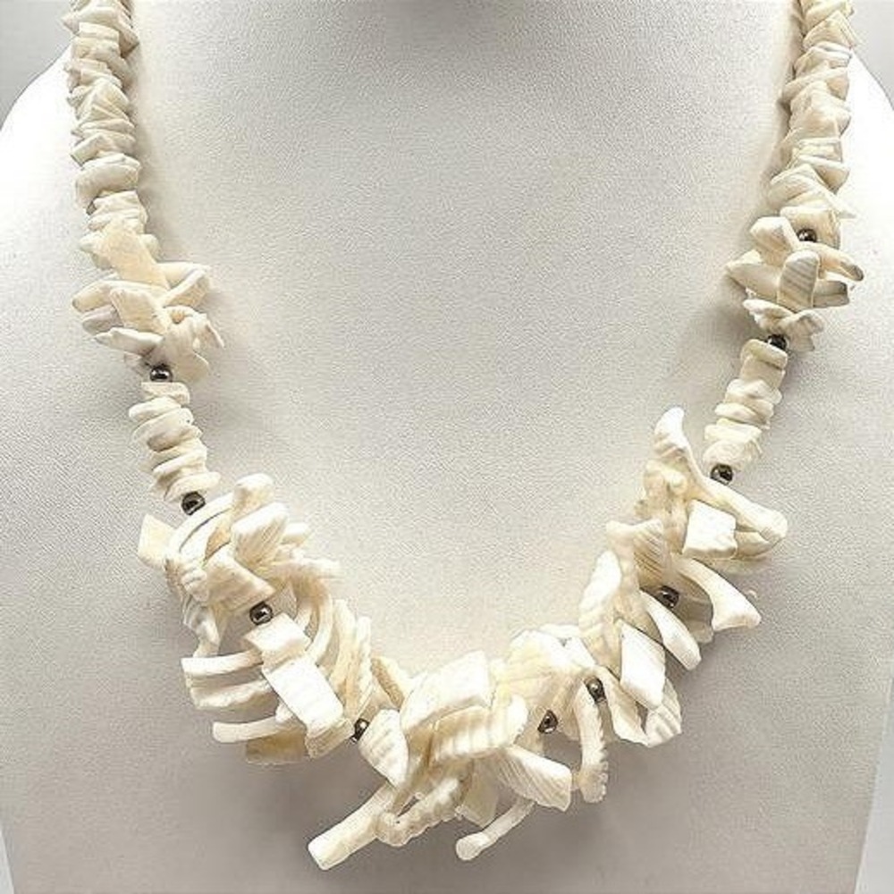 Vintage 90s Carved White Shell Statement Necklace with Gold-Tone Accents Jewelry
